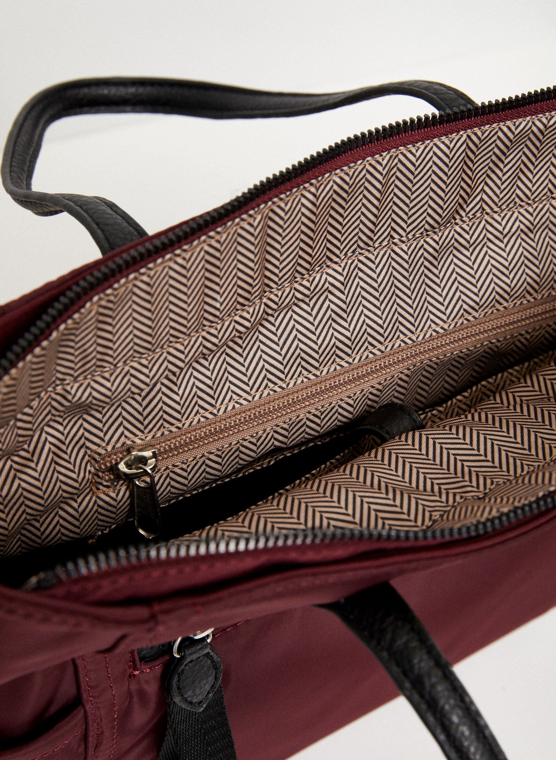 Nylon Strap Travel Tote