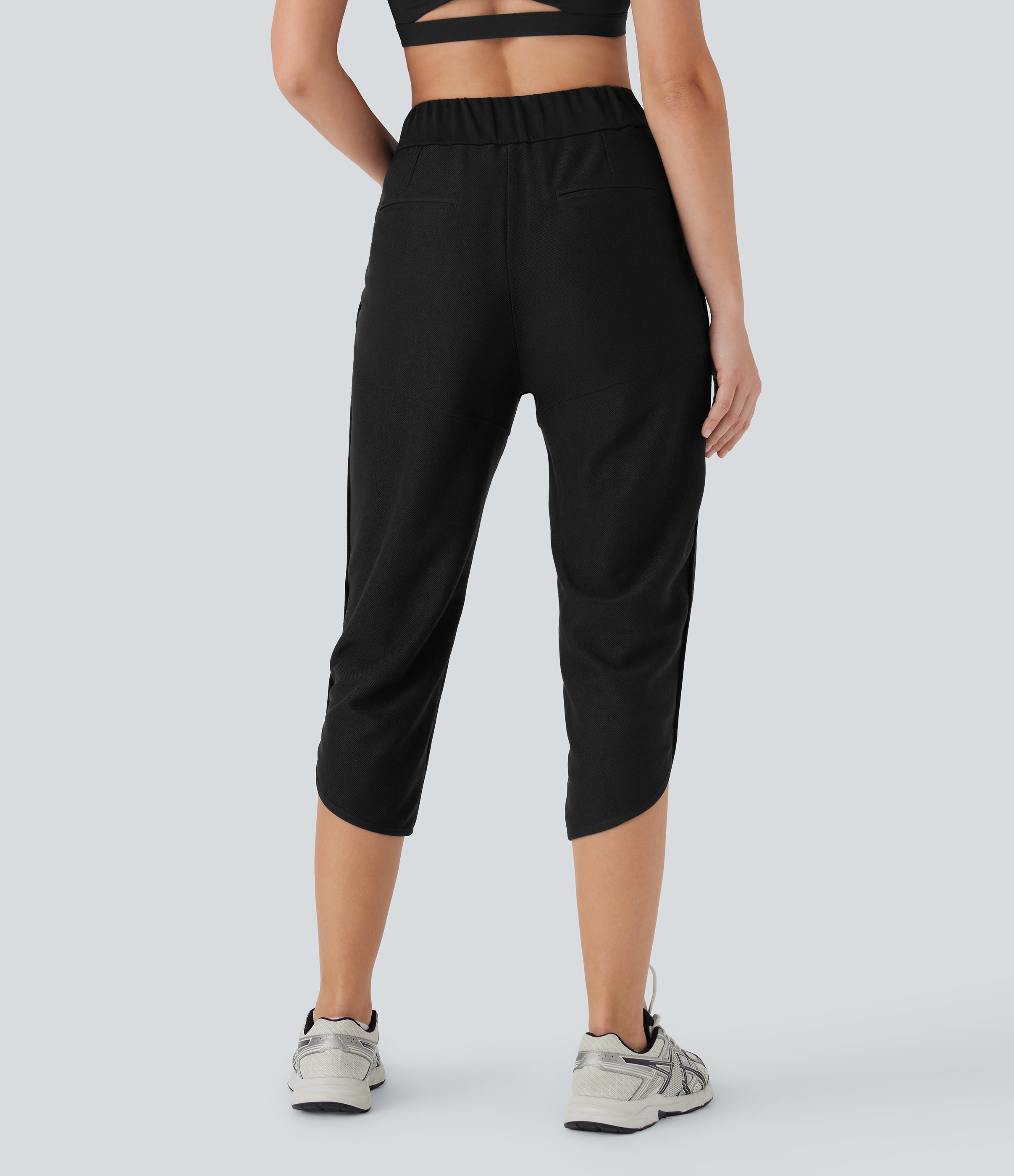 Mid Rise Curved Hem Yoga Capri Pants with Pockets