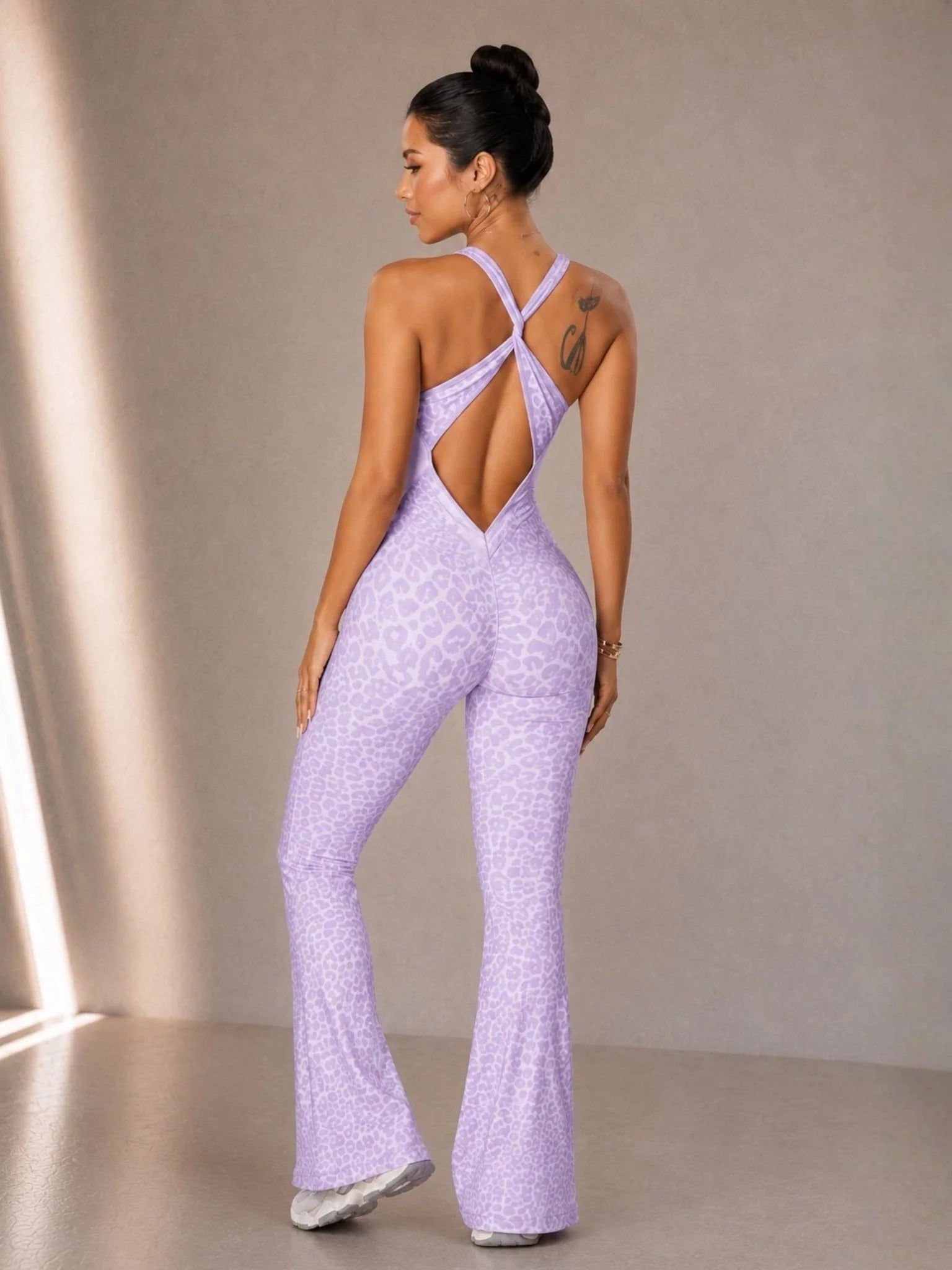 Women's Leopard Print Yoga Jumpsuit, Cross Strap Design, Long Sleeve Slim Fit, Casual Fashion for All Seasons, Comfortable Wear at Home