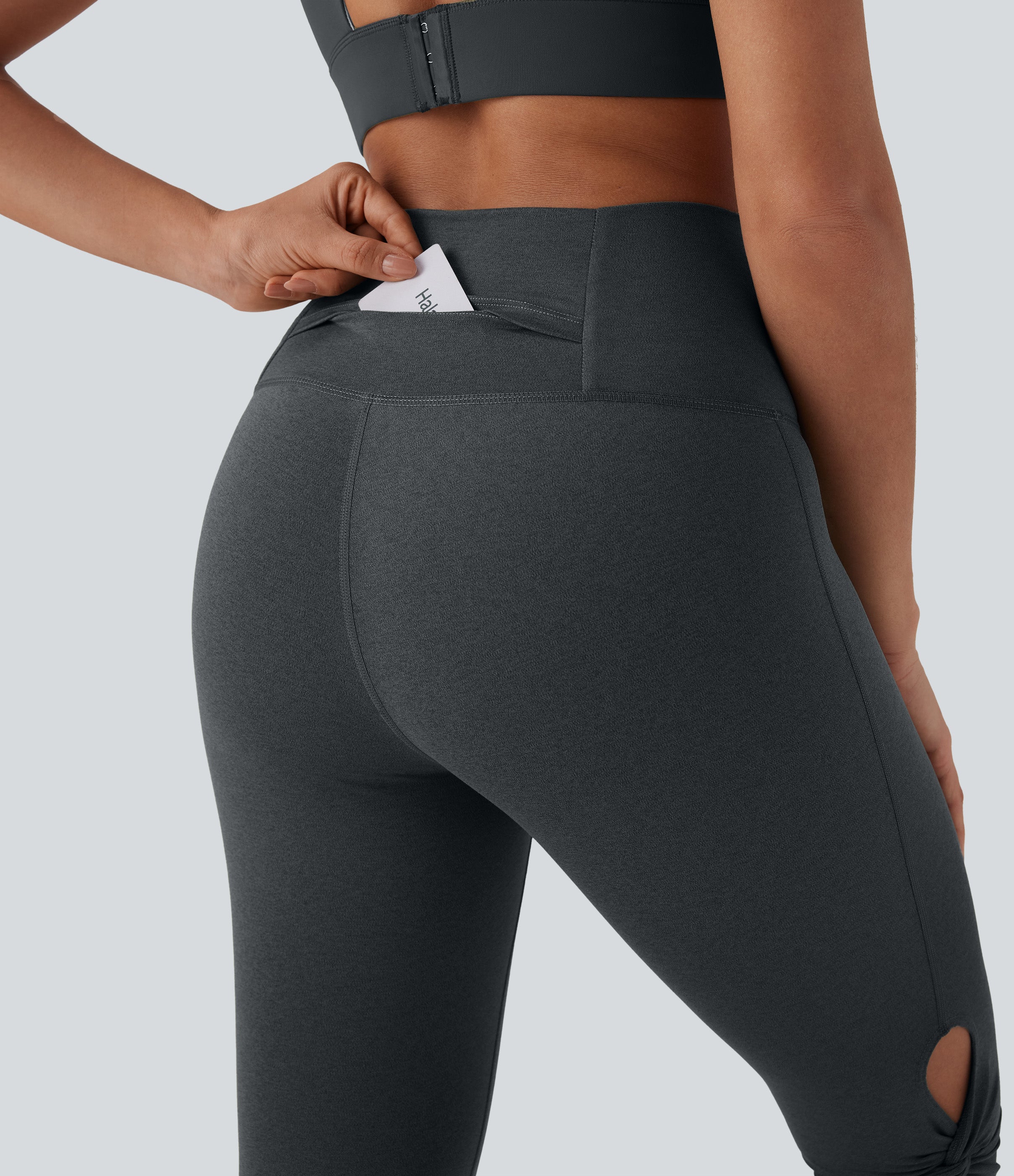High-Waisted Cut-Out Quick-Dry Yoga Pedal Pusher Leggings with Pocket