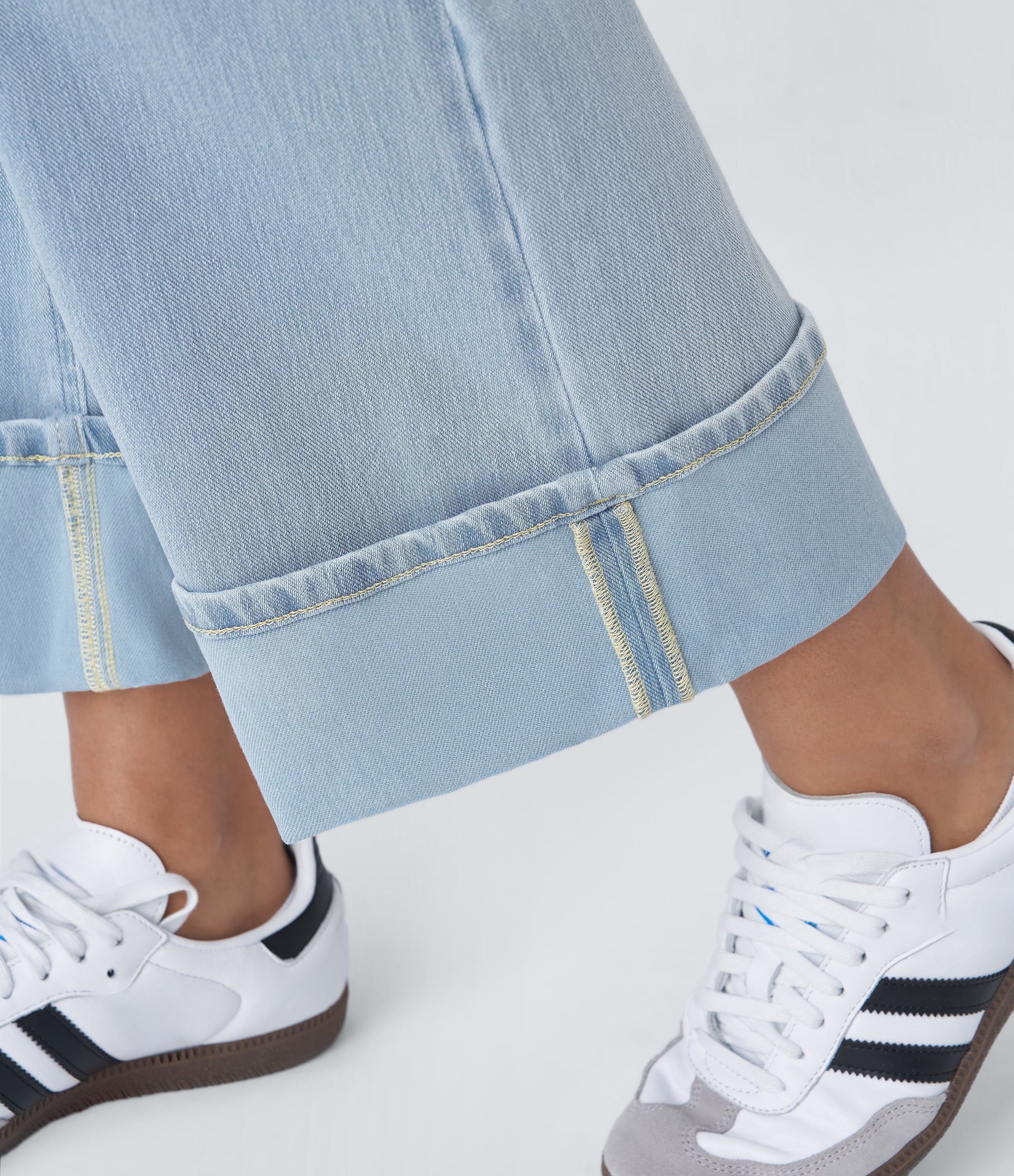 FlexTM High Waisted Multiple Pockets Rolled Hem Wide Leg Washed Stretchy Knit Casual Jeans