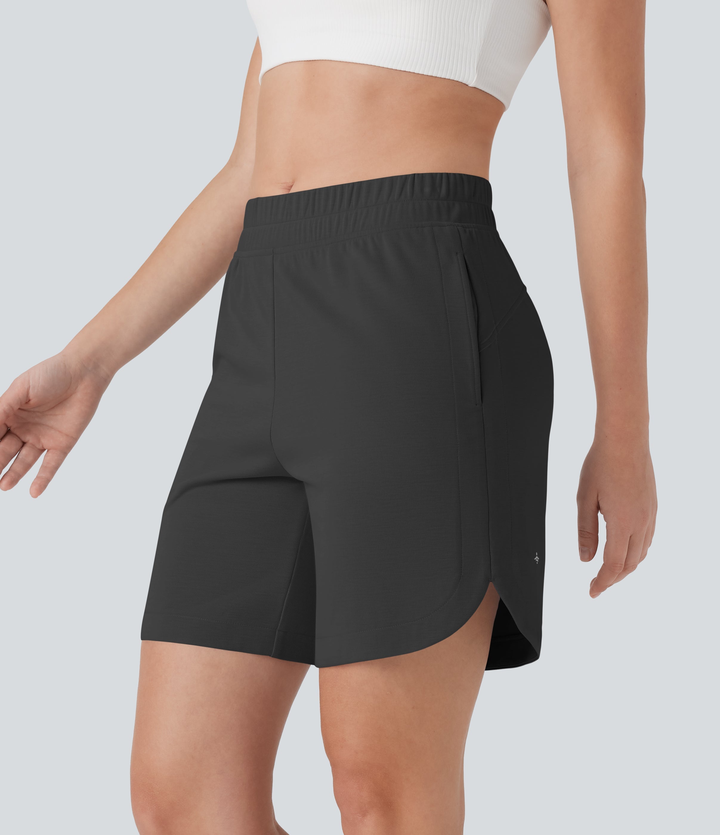 Mid Rise Side Pockets Curved Hem Yoga Bermuda Shorts
