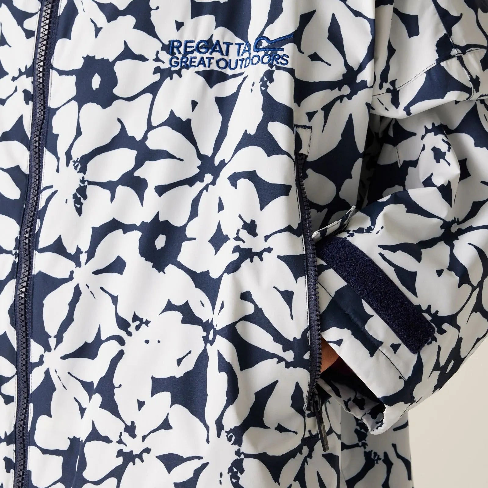Rega 🔥2026 Winter Hot Sale🔥 2026 New Outdoor Active Adults Waterproof Changing Robe