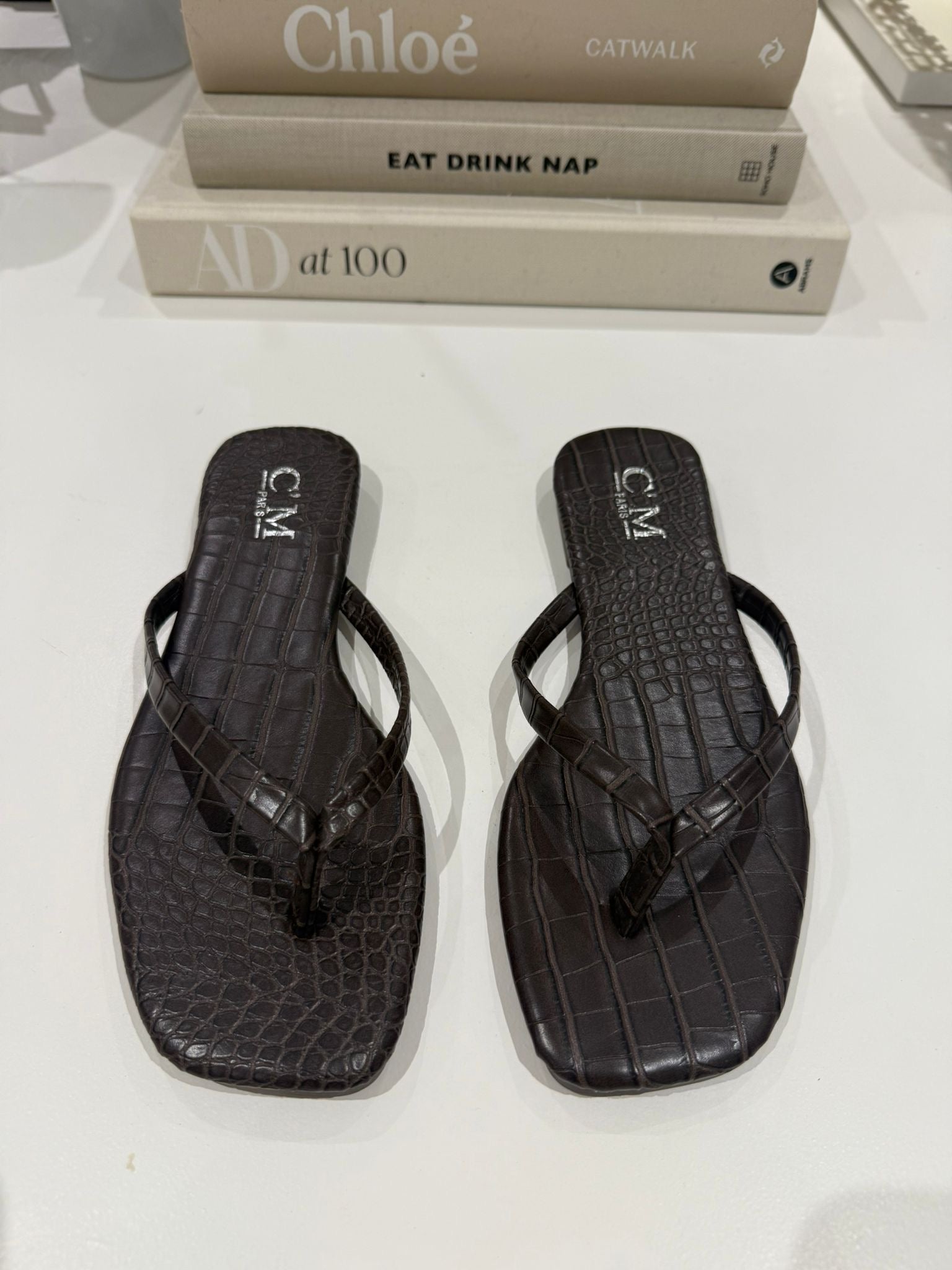 Toe Thong Flat Sandals (2 Colours)