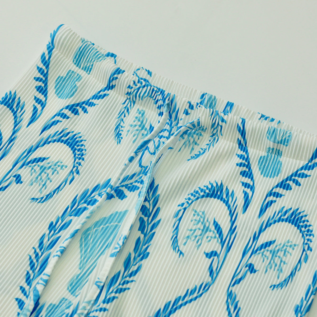 Blue Shell Motifs Prints Nautical V-Neck Vest Top & Pleated Pants