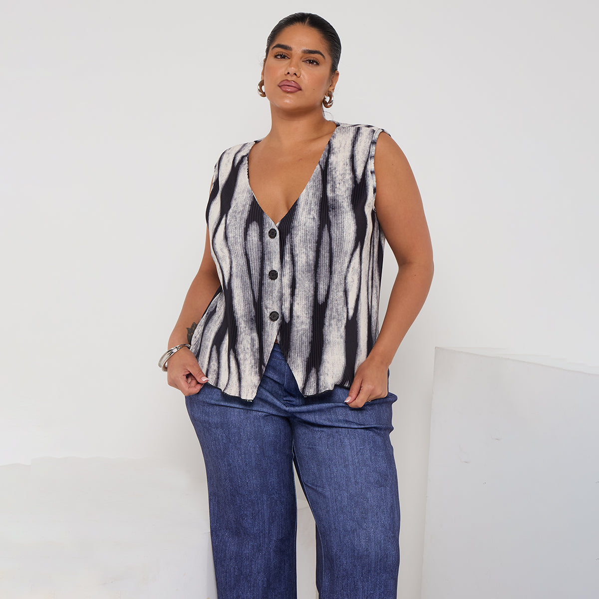 Women's Plus Size Tie-Dye Button-Front Sleeveless Vest Top