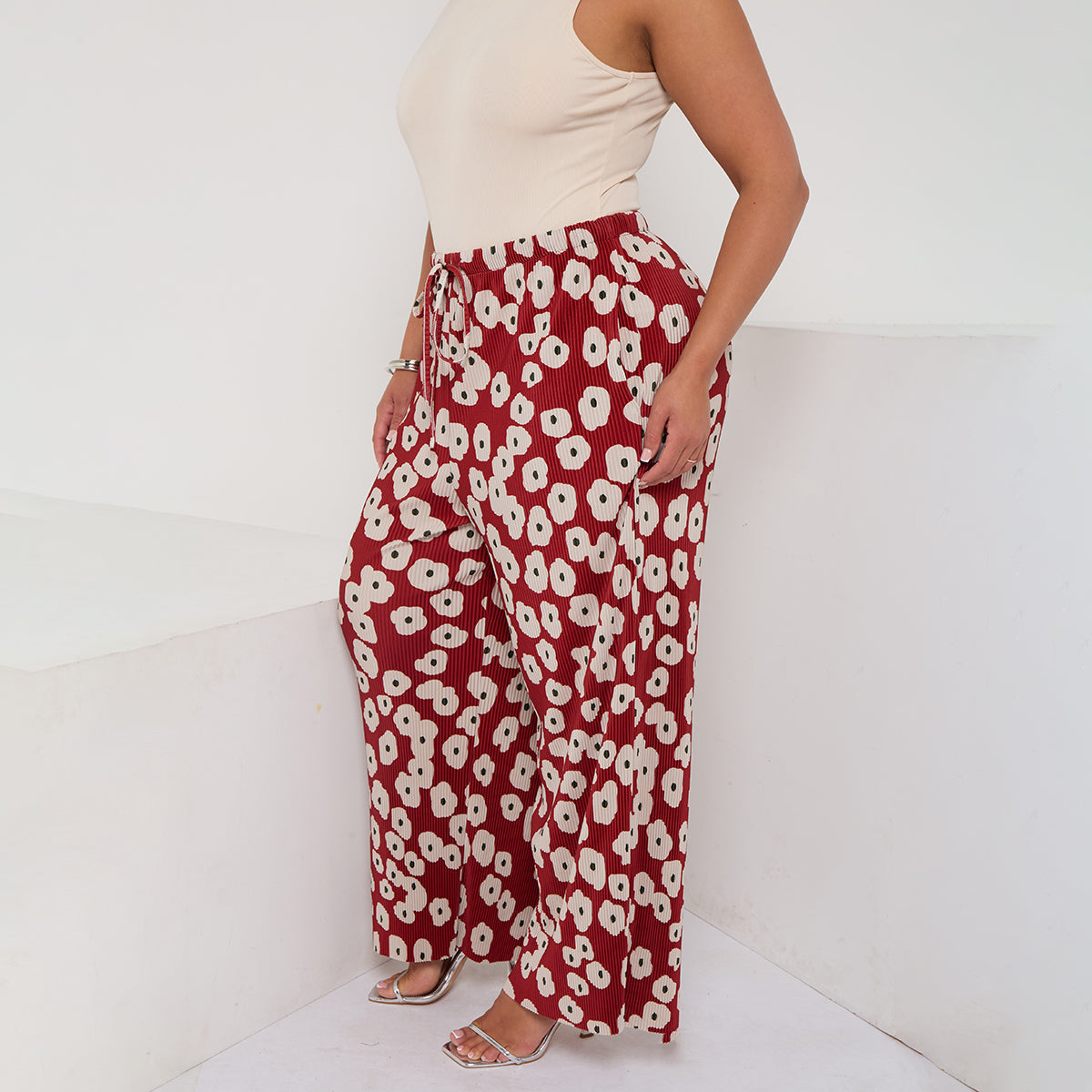 Red Abstract Print Palazzo Pleated Pants With Pockets