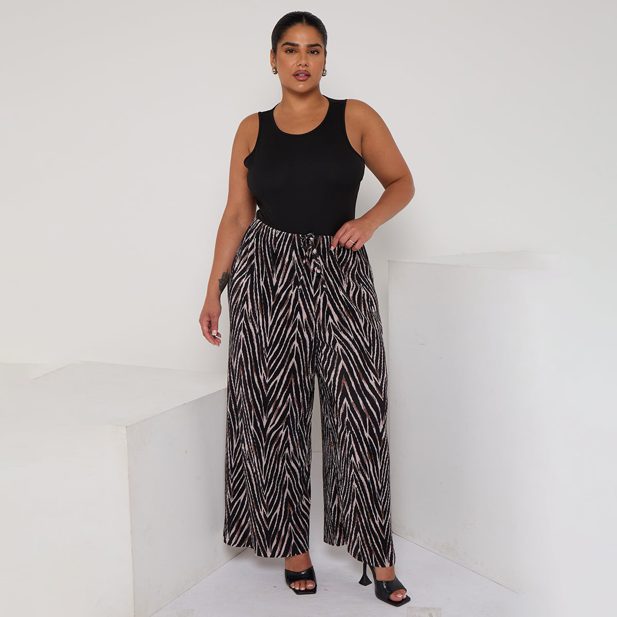 Brown Zebra Abstract Print Wide-Leg Drawstring Palazzo Pleated Pants