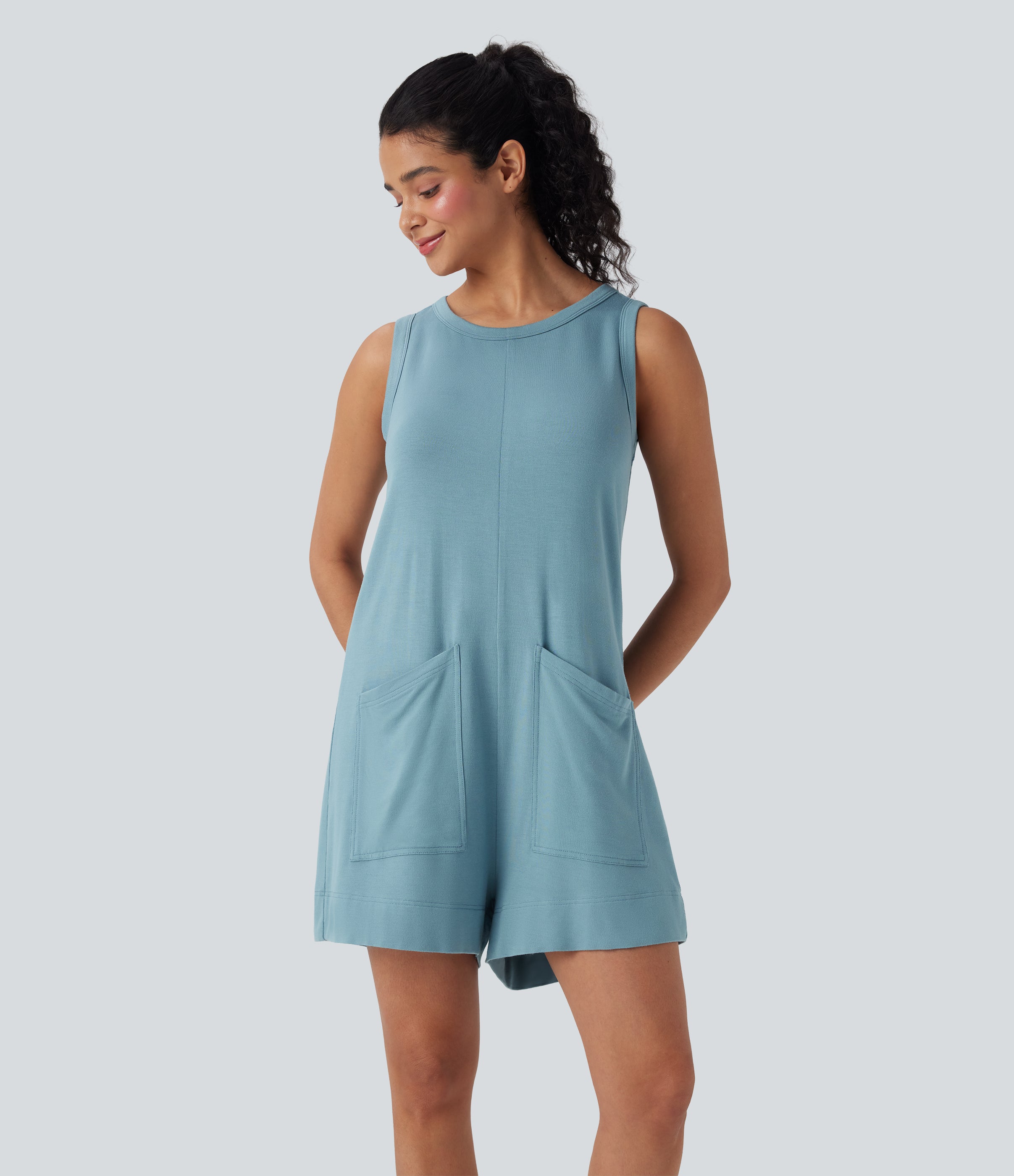 Round Neck Sleeveless Casual Jumpsuit with Pockets