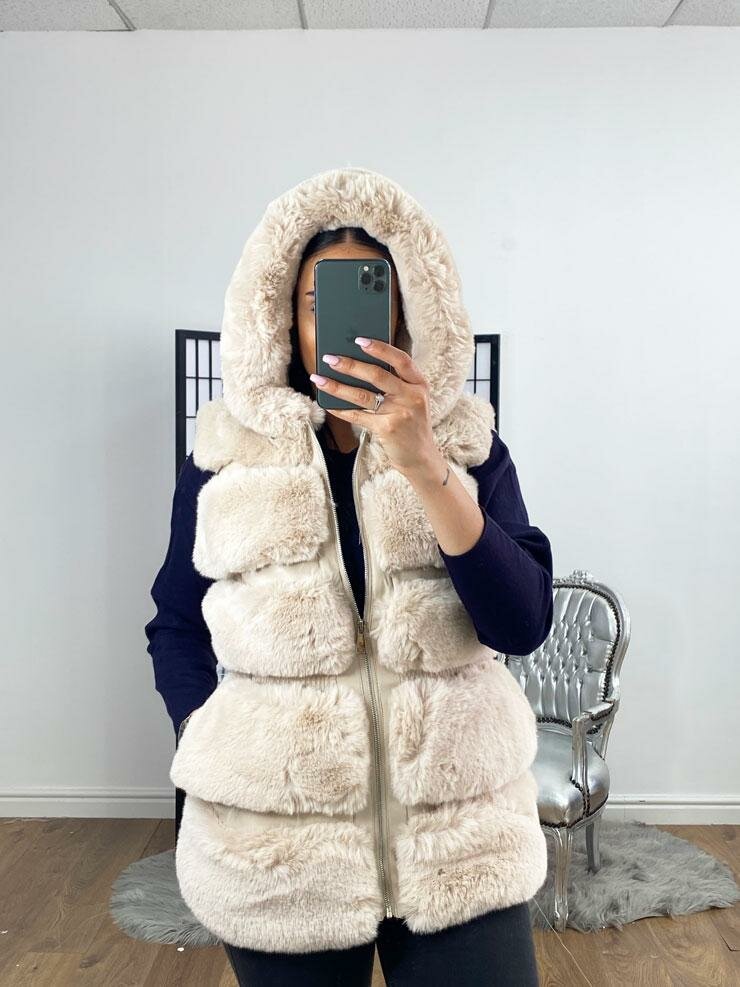 Candy Faux Fur Elasticated Waist Detailed Hooded Gilet