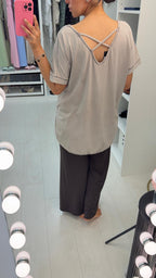 Uma Plain Loose Fit Dipped Hem Top