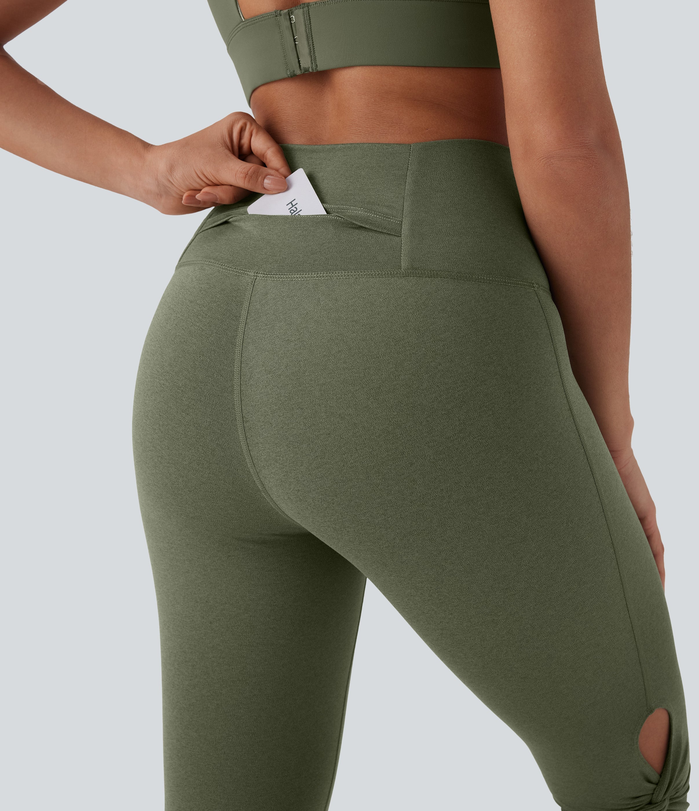 High-Waisted Cut-Out Quick-Dry Yoga Pedal Pusher Leggings with Pocket