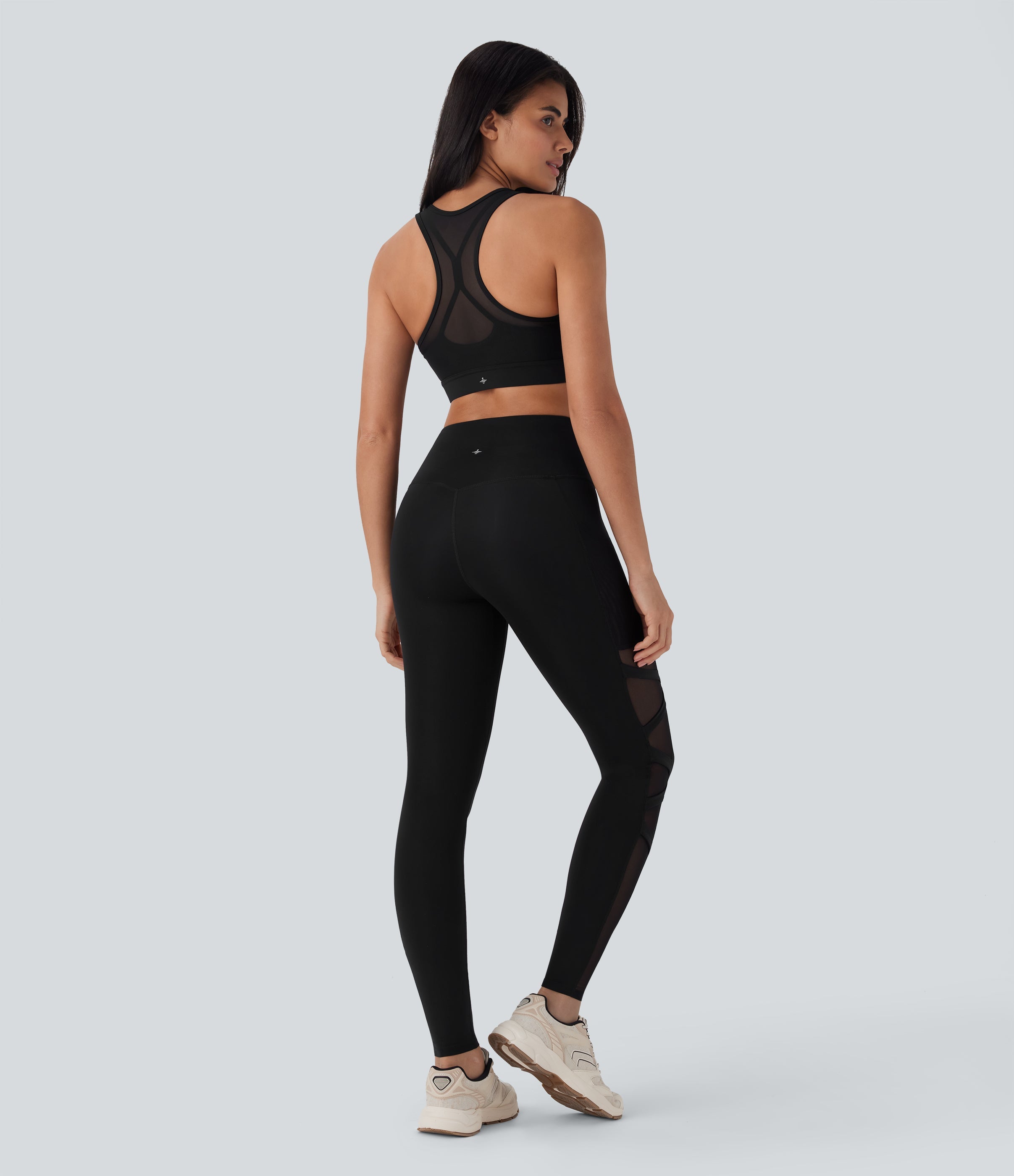 SpeedWaveTM Medium Support Racerback Contrast Mesh Quick Dry Training Sports Bra