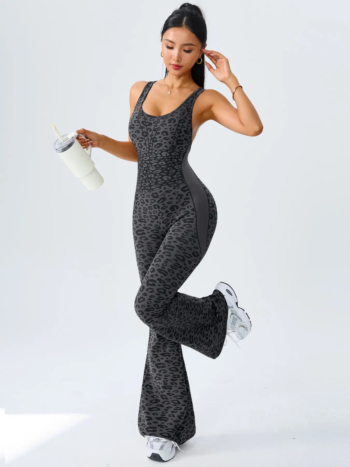 Women's Leopard Print Yoga Jumpsuit, Cross Strap Design, Long Sleeve Slim Fit, Casual Fashion for All Seasons, Comfortable Wear at Home