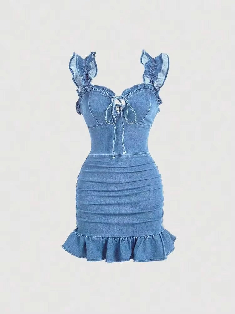 Plus Size Ruched Hem Leaf Edge Tie Front Denim Dress for Women, Fashion Casual Sleeveless Short Skirt, Trendy and Comfortable